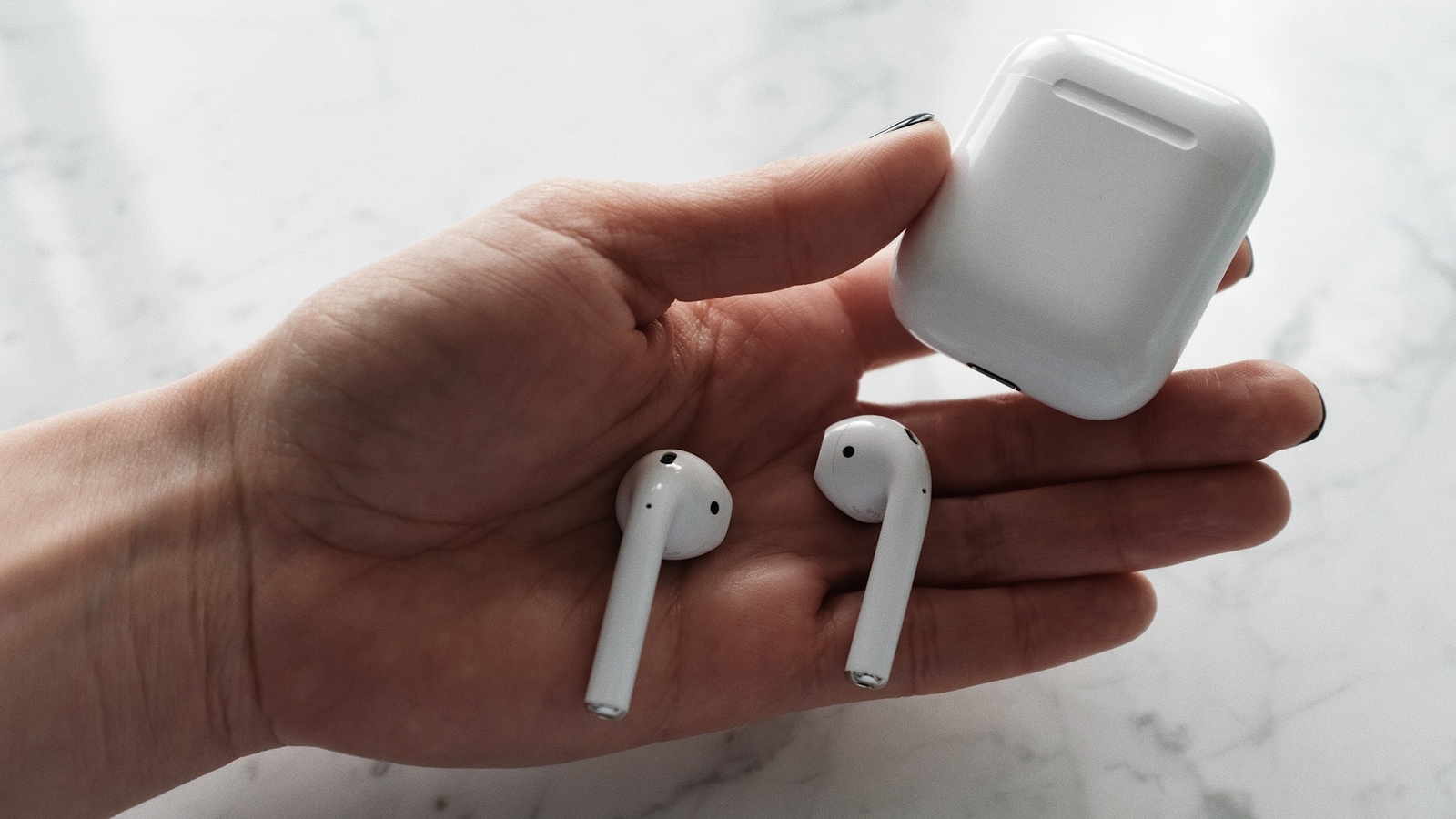 Airpods Sol Kulaklık Çalışmıyor? (Kesin Çözüm) 2023