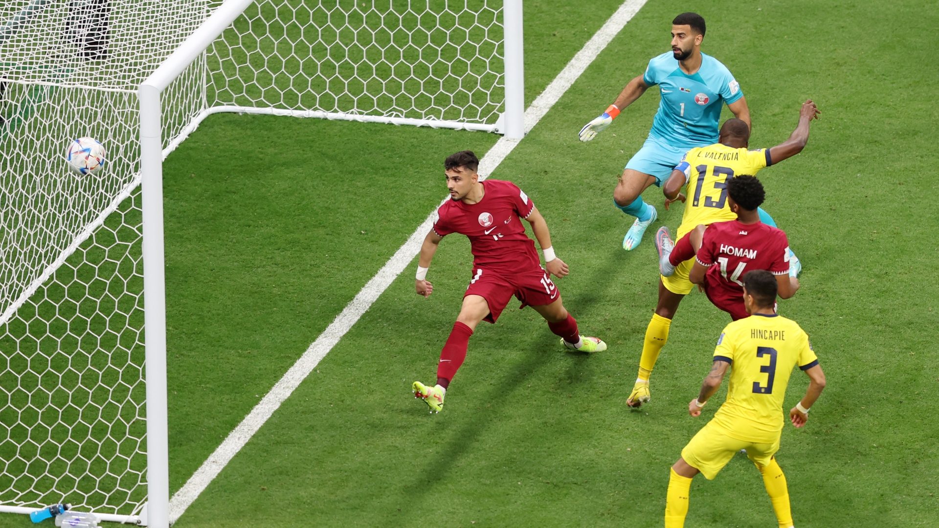 Saha Dışındaki Oyuncu Ofsaytı Bozar mı