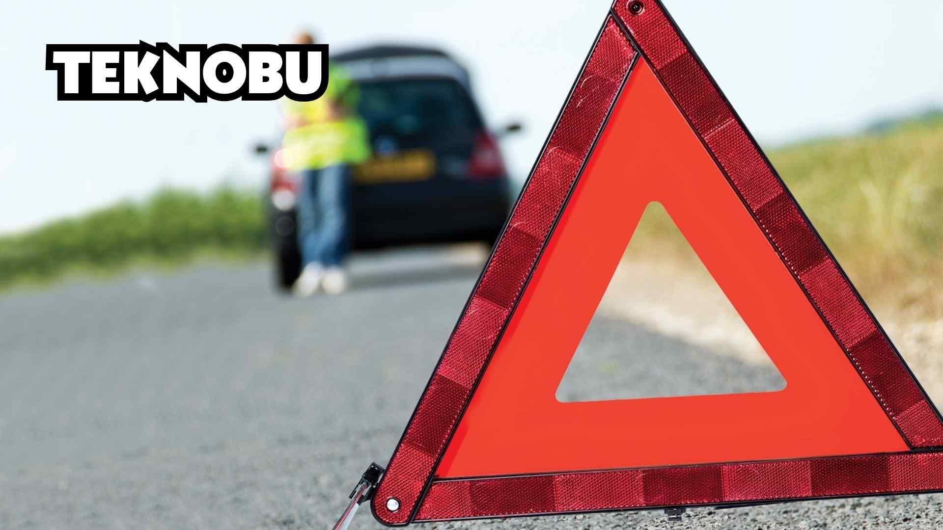 Araçta Kaç Adet Üçgen Reflektör Bulunur?