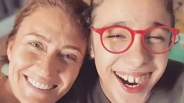 Ceyda Düvenci’nin Kızının Neyi Var? Melisa Akgün’ün Hastalığı ve Yaşadıkları Hakkında Bilgi 8 Ceyda Düvenci’nin Kızının Neyi Var? Melisa Akgün’ün Hastalığı ve Yaşadıkları Hakkında Bilgi